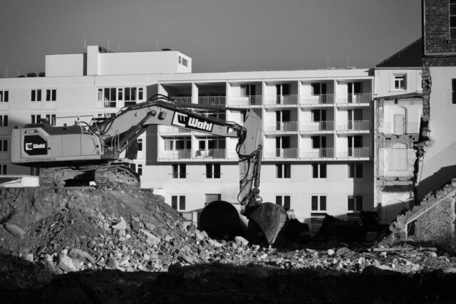 Ce presupune o instruire periodică pentru operatorii de utilaje